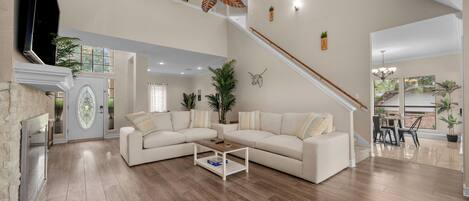 Smart-tv en een open haard