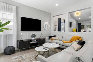 TV - 4BR Modern Pool and Billiard (North Las Vegas)