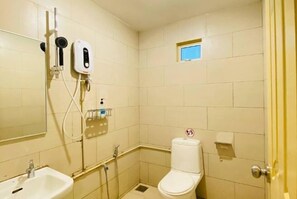 Room - Luna Guesthouse (Semporna)