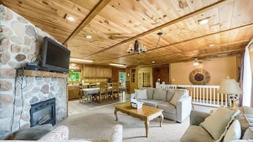 Smart TV, fireplace, DVD player, table tennis