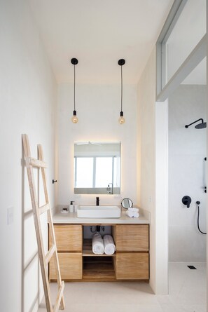 Dusche, Handtücher, Seife, Toilettenpapier