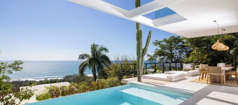 Modern luxur ocean view villa steps from the beach
