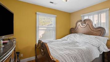 3 Schlafzimmer, Bügeleisen/Bügelbrett, WLAN