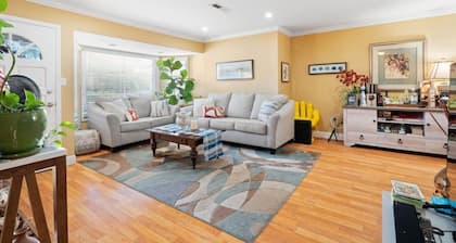 Charming 3-bedroom house with WiFi and AC in Santa Clara