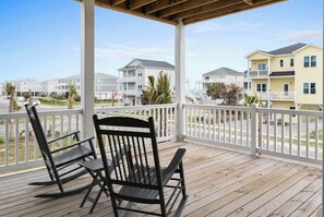 Terrace/patio - A Sunny Daze by Brunswick Vacation Rentals: Ocean Views, Elevator, Heated Pool (Ocean Isle Beach)