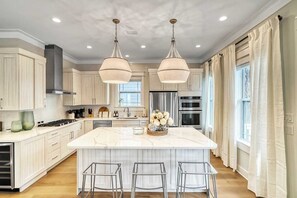 House (5 Bedrooms) | Interior - Amour La Mer by Avantstay Rooftop Patio, Pool Access, Walk to Beach (Panama City Beach)