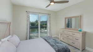 4 bedrooms, internet, bed sheets