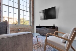TV - Modern Escape | Pool | Easy Access to DT & More! (Greenville)