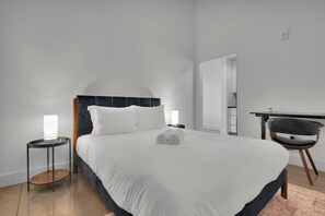 2 dormitorios, tabla de planchar con plancha, wifi gratis y ropa de cama