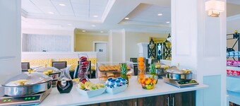 Le Parc Hotel: Your Cozy Retreat Just Minutes from New Orleans' Magic!