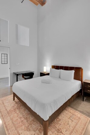 2 slaapkamers, een bureau, een strijkplank/strijkijzer, gratis wifi