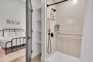 ヘアドライヤー、タオル