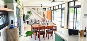 Smart TV - 3-bedroom house villa in enchanting Panglao with Starlink internet, AC & Pool! (Panglao)