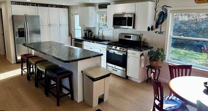 Charming 3-bedroom house on Stony Creek
