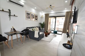 Smart TV, books - WELCOME TO A MAGICAL WORLD OF MOMENTS - BEACH APT, GOLF, POOL, RESORT ACCESS. (Punta Cana)