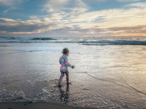 Surf Stay 3 Bedroom house 300m from the beach, Tennis court, Lawn Bowls and oval