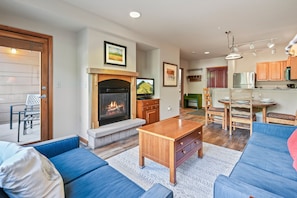 スマートテレビ、暖炉、テレビゲーム、DVD プレーヤー