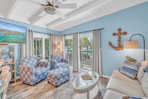 Unclassified image, 3 of 38, button - P06 - Charming 2 bed, 2 bath half duplex with dockage and Cabana Club access (Key Colony Beach)