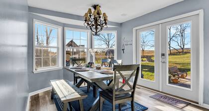 Pet Friendly 3-bedroom farmhouse in Grantville- 8 Mi from Hershey Park with pool