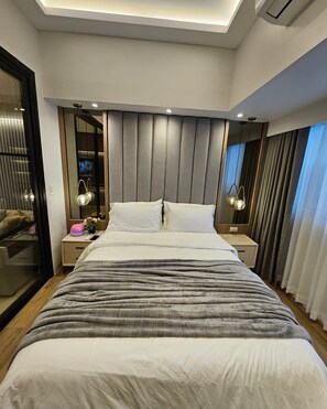 1 bedroom, desk, iron/ironing board, travel cot