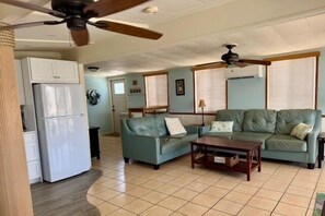 TV - Fin's Hideaway - Venture Out #259 (Cudjoe Key)