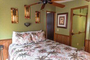2 bedrooms, free WiFi, bed sheets - Fin's Hideaway - Venture Out #259 (Cudjoe Key)