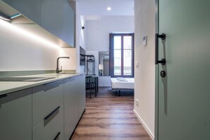 Iron/ironing board, travel crib, free WiFi, bed sheets - VLC HOST - Reina 168 15 (Valencia)