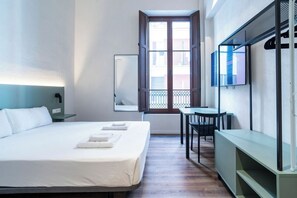 Ferros/tábuas de passar roupa, berço de viagem, Wi-Fi de cortesia