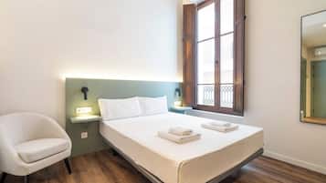 熨斗/熨衣板、旅行婴儿床、免费 WiFi、床单