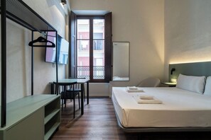 Fer et planche à repasser, lit de bébé portatif, accÚs au Wi-Fi (inclus)