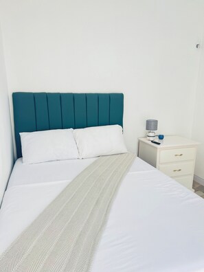 Single Room | In-room safe, blackout drapes, soundproofing, iron/ironing board - Maximum Beach Hotel (Corozal)