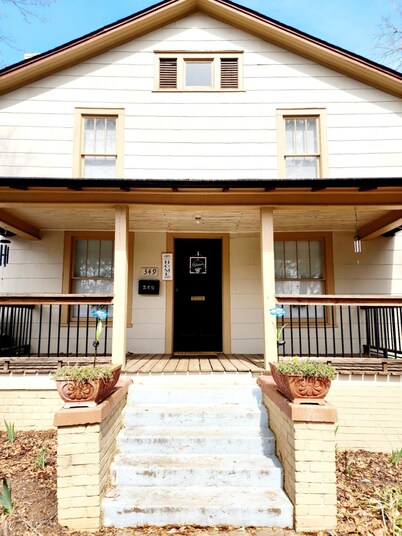 House on Avenue near Lenoir Rhyne University College