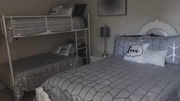 4 bedrooms, WiFi, bed sheets