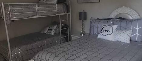 4 makuuhuonetta, Wi-Fi, vuodevaatteet