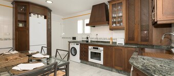 ROCIO - Nice house in urbanisation with shared swimming pool and free Wifi