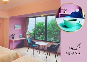 Habitación de lujo con 2 camas individuales, vistas parciales al mar | Espacio para trabajar con un portátil y wifi gratis