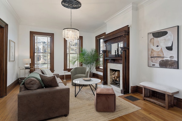 Smart TV, tavolo da calcetto, impianto stereo