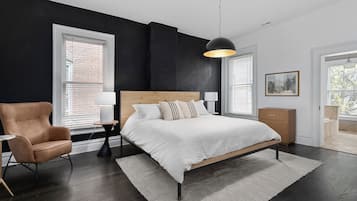 5 chambres, bureau, fer et planche à repasser, lit parapluie