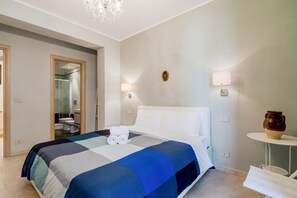 2 bedrooms, iron/ironing board, bed sheets