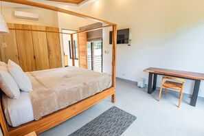 4 Schlafzimmer, Zimmersafe, Schreibtisch, Bügeleisen/Bügelbrett