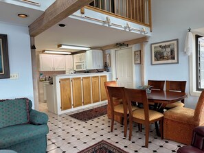 Dining - Welcome to your relaxing, coastal getaway ! Oceanfront home nestled on the picturesque Orrs Island (Harpswell)