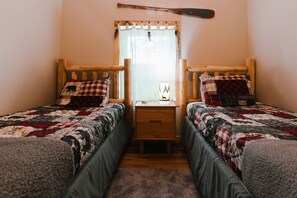 2 bedrooms, iron/ironing board, travel cot, free WiFi