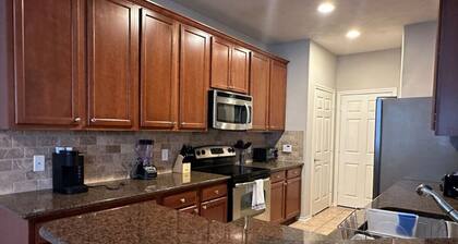 Cozy townhome in The Woodlands