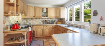 Lower Spire Cottages (sleeps 11)