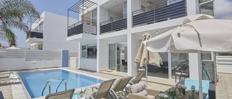 Villa, 3 Bedrooms, Balcony, Garden View | Exterior