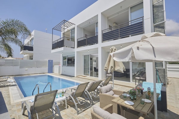 Villa, 3 chambres, balcon, vue sur le jardin | Extérieur