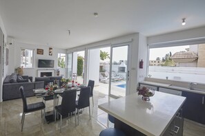 Villa, 3 Bedrooms, Balcony, Garden View | Interior - Protaras Pearl Villa Pe15 (Paralimni)