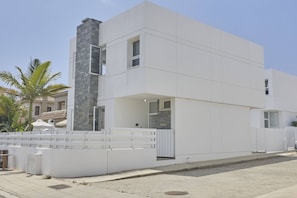 Villa, 3 Schlafzimmer, Balkon, Gartenblick | Außenbereich