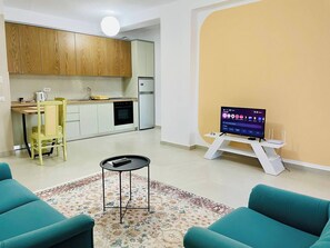 Apartment, 1 Bedroom, Smoking, Balcony | Living room