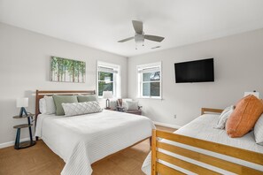 4 dormitorios, tabla de planchar con plancha, cuna de viaje y wifi